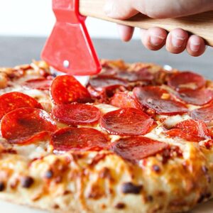 Novelty Axe Design Pizza Cutter with Bamboo Handle - Image 7